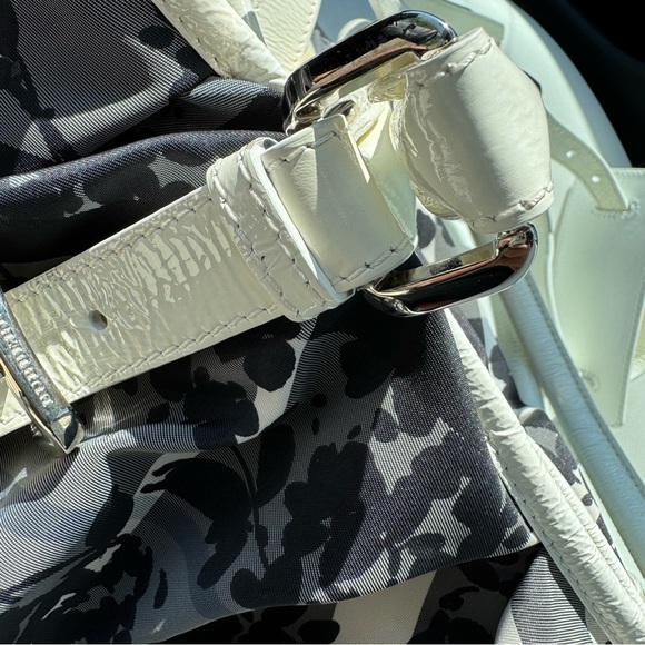 Burberry Black Floral Nova Check Satchel White Patent Leather Made in Italy - Picture 9 of 16